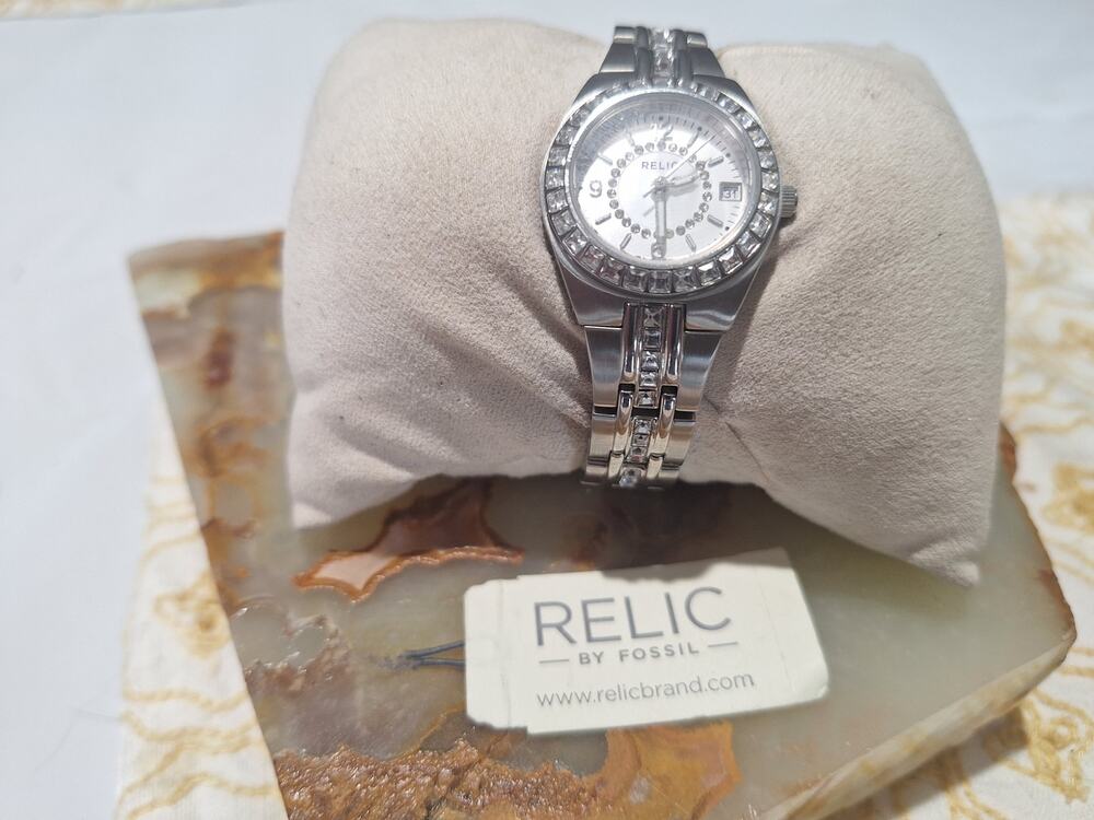 Relic by Fossil ZR11788 Women's Crystal Quartz Date Watch 25.3mm New Battery